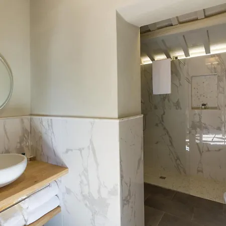 אתר נופש Relais Olmo - Place Of Charme אימפרונטה