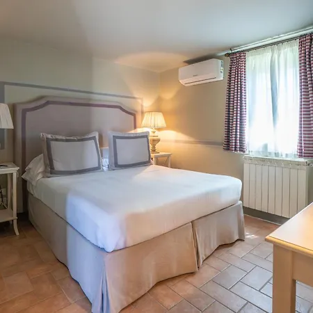 Relais Olmo - Place Of Charme Üdülőközpont